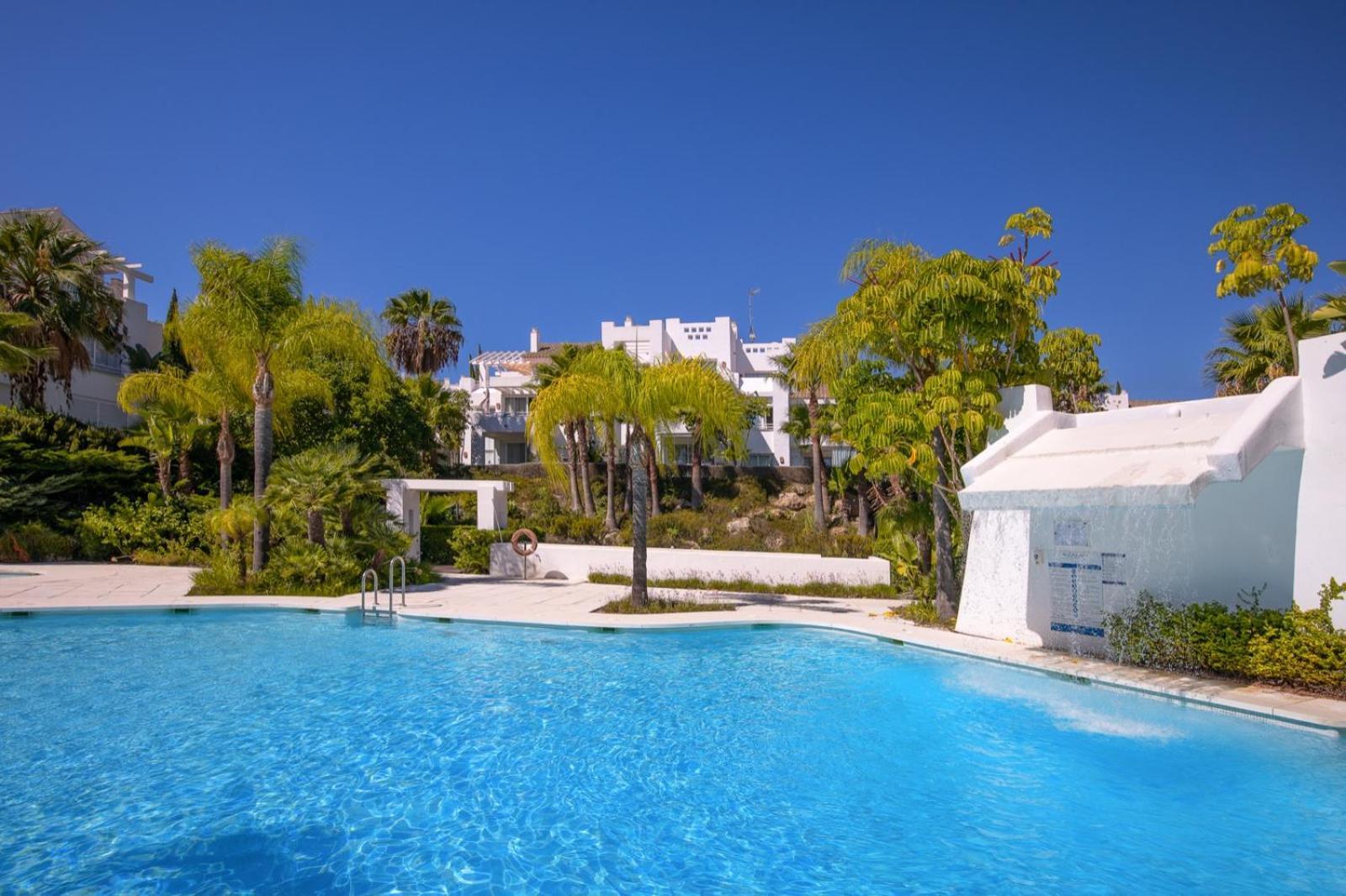 شقة Alcazaba Lagoon Estepona Golf المظهر الخارجي الصورة